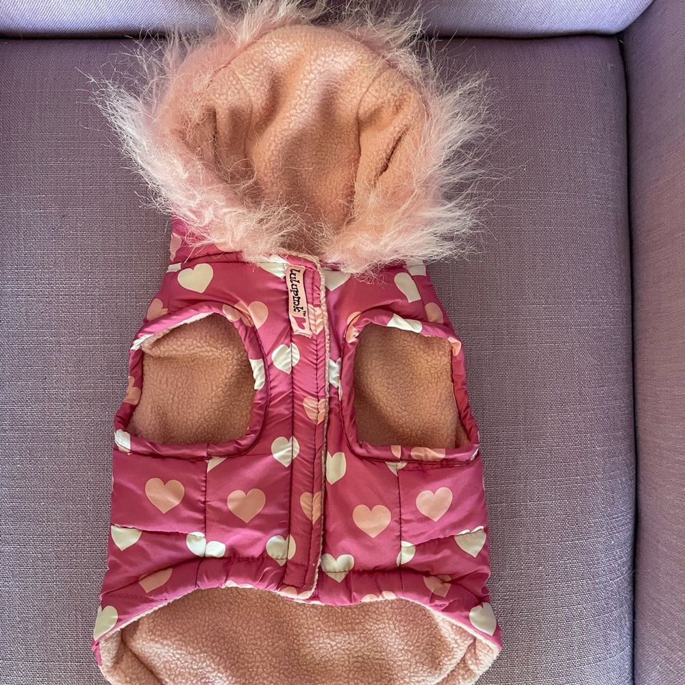 Lulupink puffy hooded vest. Fleece lined, trimmed hood, Sz S. Worn for photo